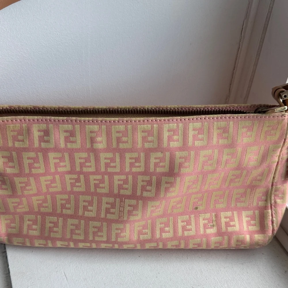 Fendi Pink and Gold Shoulder Bag - Picture 3 of 11
